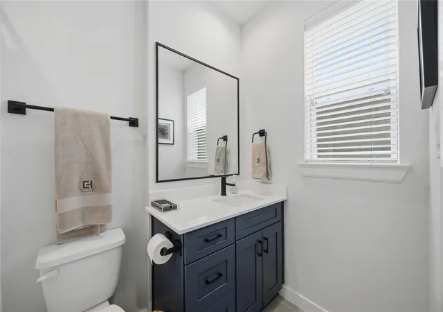 5th image of 817 Thornton Rd #F, Houston, TX 77018 | MLS# 68260408