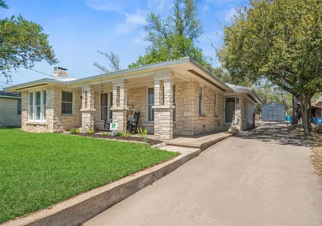 Photo 3 of Single family home for sale at 234 E Obryant St, Bellville, TX 77418 | MLS# 30455293 | Listing updated on 2026-08-23
