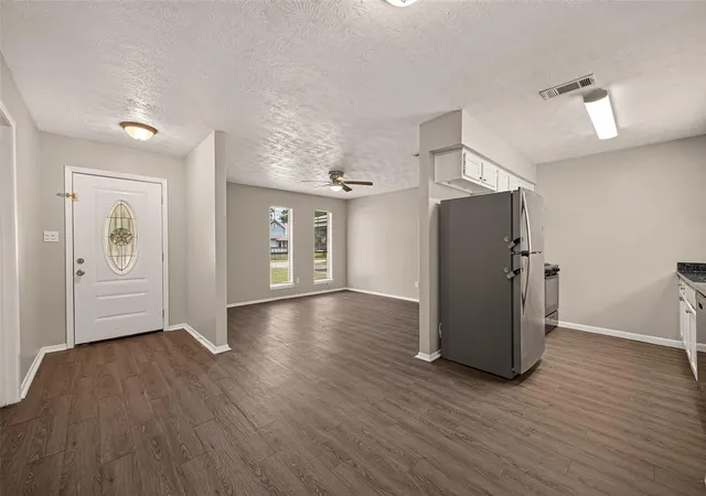 Photo 4 of Sale Pending at 4608 W Jasmine St, Pearland, TX 77581 | MLS# 88744251 | Listing updated on 2026-09-03