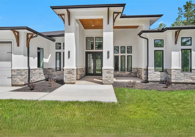 Photo 3 of Single family home for sale at 27900 E Stallion Ln, Waller, TX 77484 | MLS# 2837810 | Listing updated on 2026-09-18