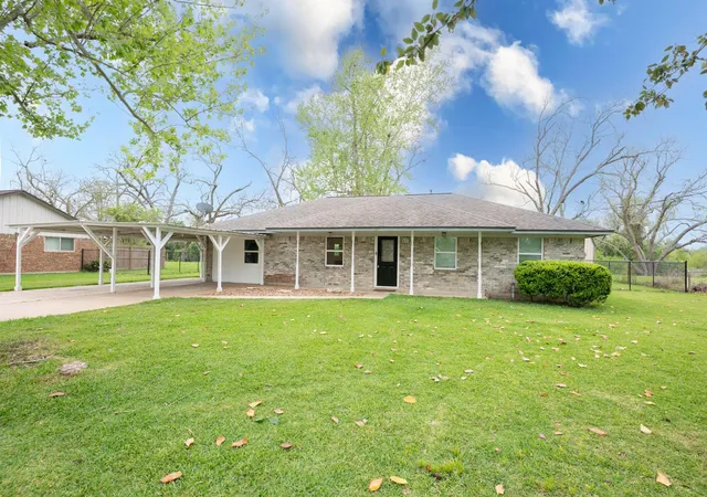Homes for sale in Richwood, TX | 117 W Mahan St, Richwood, TX 77531 | MLS# 87011511