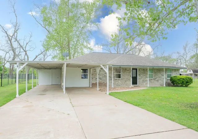 Homes for sale in Richwood, TX | 117 W Mahan St, Richwood, TX 77531 | MLS# 87011511