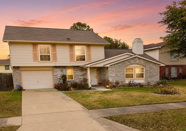 Photo 1 of Single family home for sale at 15610 Schumann Ln, Houston, TX 77083 | MLS# 47340064 | Listing updated on 2026-07-22
