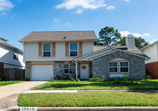 Photo 2 of Single family home for sale at 15610 Schumann Ln, Houston, TX 77083 | MLS# 47340064 | Listing updated on 2026-07-22