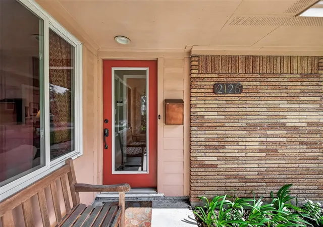 Photo 3 of Sale Pending at 2126 Lamonte Ln, Houston, TX 77018 | MLS# 27476028 | Listing updated on 2026-08-26