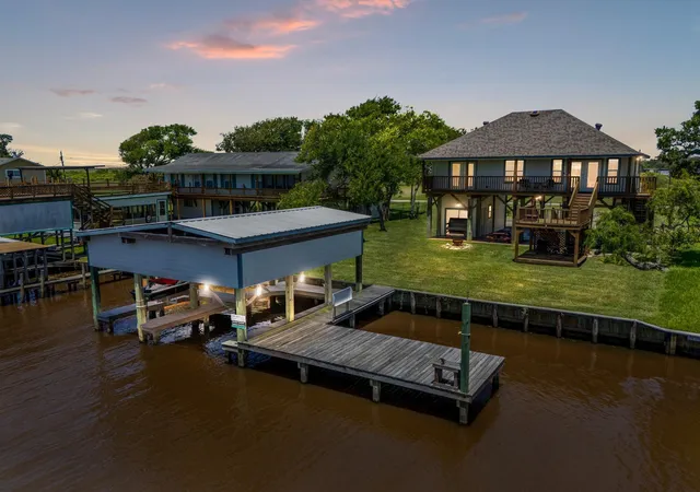 Homes for sale in Sargent, TX | 2777 Cr 291 Red Bend Road, Sargent, TX 77414 | MLS# 11776380