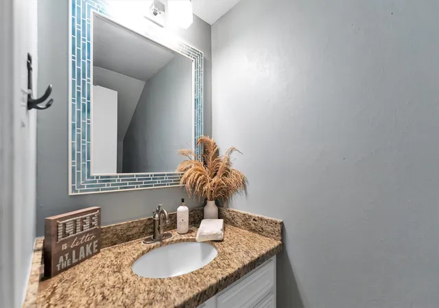 5th image of 146 April Point Dr S, Montgomery, TX 77356 | MLS# 13682568
