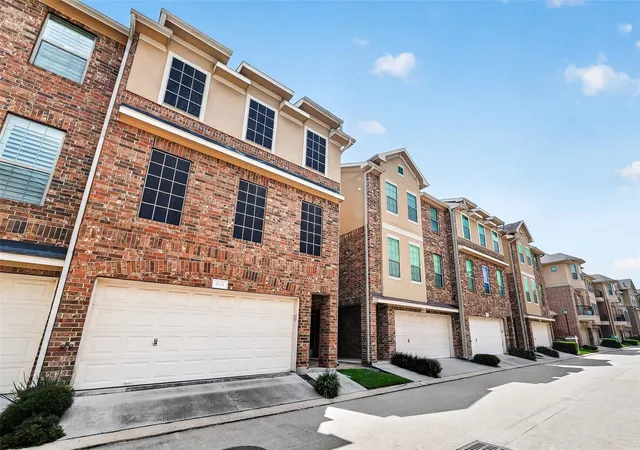 Photo 2 of Single family home for sale at 8114 Stoneyway Dr, Houston, TX 77040 | MLS# 43899537 | Listing updated on 2026-09-08