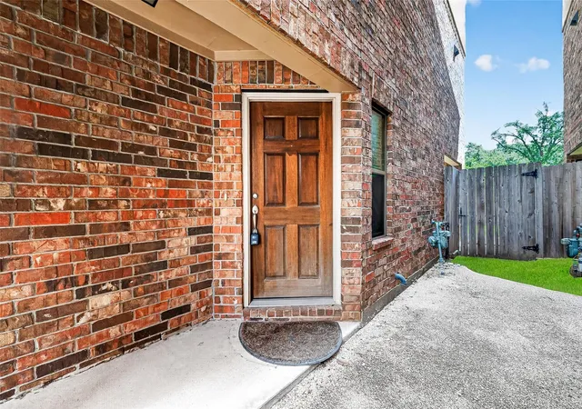 Photo 3 of Single family home for sale at 8114 Stoneyway Dr, Houston, TX 77040 | MLS# 43899537 | Listing updated on 2026-09-08
