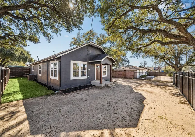 3rd image of 5235 E 5Th St, Katy, TX 77493 | MLS# 69716949