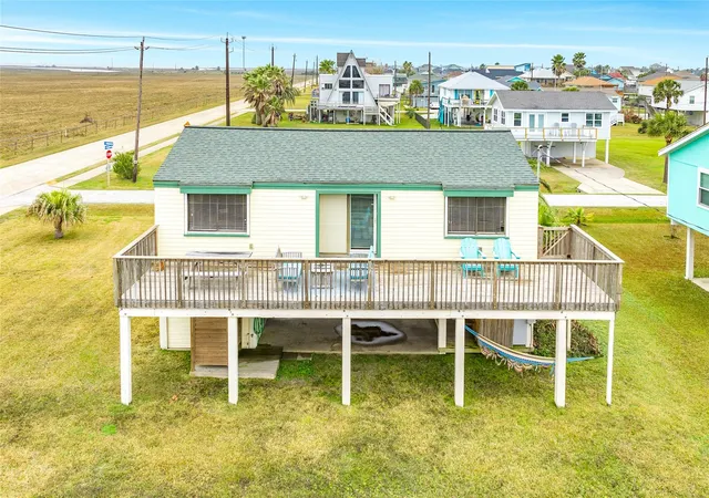 Homes for sale in Jamaica Beach, TX | 16725 Captain Bligh Rd, Jamaica Beach, TX 77554 | MLS# 37701899