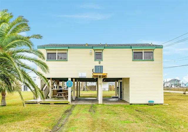 Homes for sale in Jamaica Beach, TX | 16725 Captain Bligh Rd, Jamaica Beach, TX 77554 | MLS# 37701899