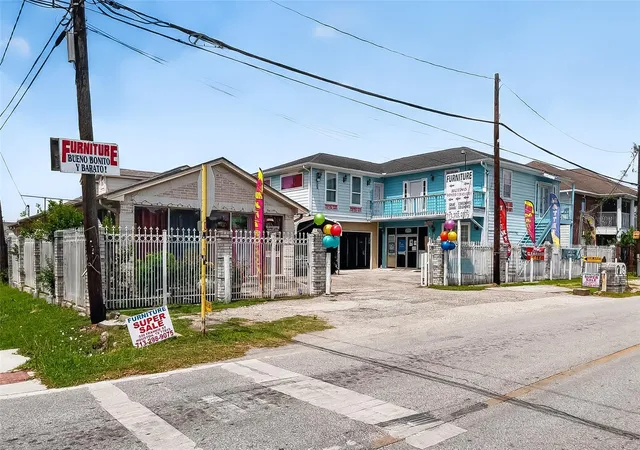 2nd image of 530 Frankie St #1, Houston, TX 77015 | MLS# 53657280