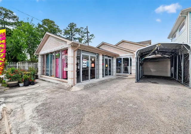 Photo 3 of Multi family home for sale at 530 Frankie St #1, Houston, TX 77015 | MLS# 53657280 | Listing updated on 2026-04-19