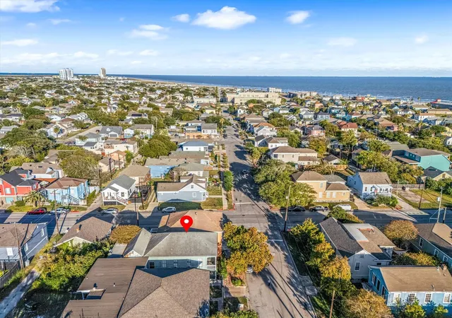 5th image of 1904 Avenue N, Galveston, TX 77550 | MLS# 60045253