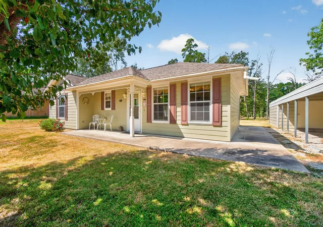 Photo 1 of Single family home for sale at 114 Holly Berry St, Onalaska, TX 77360 | MLS# 65872078 | Listing updated on 2026-09-01