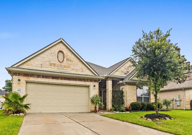 3rd image of 4432 Mae St, Friendswood, TX 77546 | MLS# 78535576