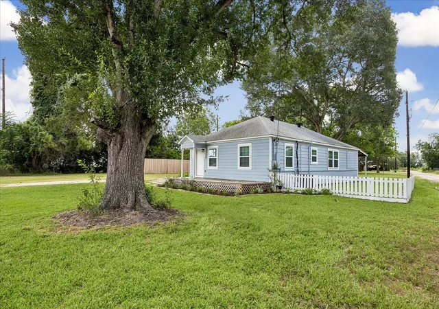 20th image of 7510 Hwy 60, Wallis, TX 77485 | MLS# 48176766