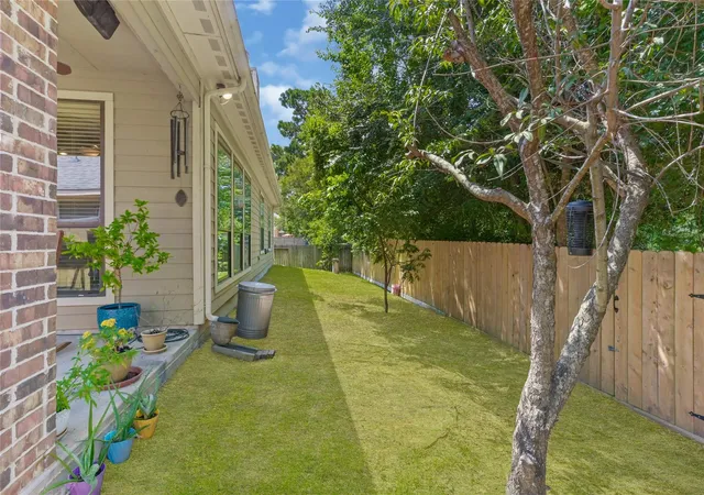 Photo 20 of Single family home for sale at 2004 Brabner Way, Conroe, TX 77301 | MLS# 70584650 | Listing updated on 2026-09-15