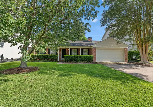 Photo 2 of Single family home for sale at 5421 Schumacher Ln, Houston, TX 77056 | MLS# 82134888 | Listing updated on 2026-09-13