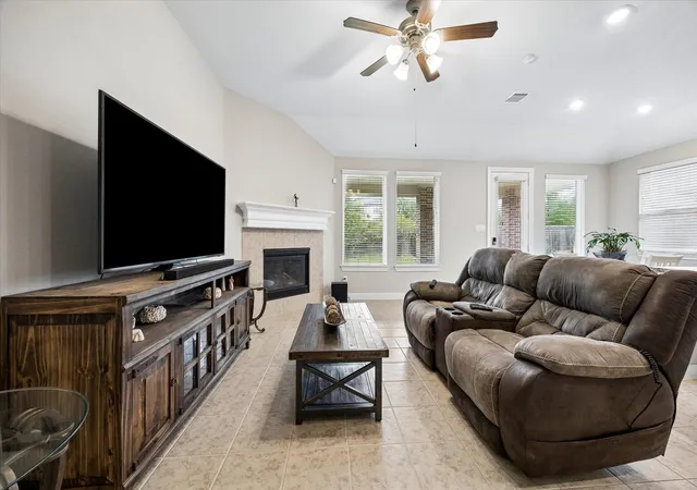 Photo 4 of Single family home for sale at 714 Fresh Sage Xing, Richmond, TX 77406 | MLS# 15048980 | Listing updated on 2026-09-07