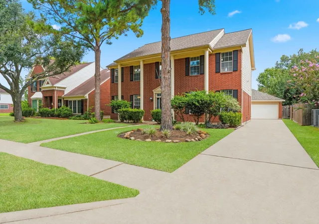 Photo 3 of Sale Pending at 17518 Rustling Aspen Ln, Houston, TX 77095 | MLS# 92400494 | Listing updated on 2026-09-07