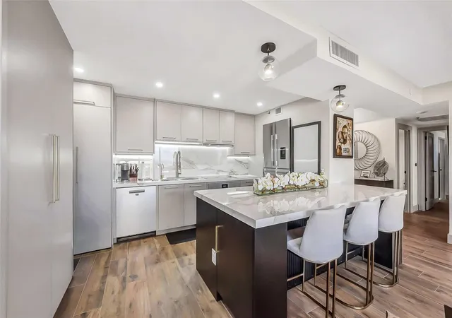 5th image of 1111 Caroline St #2903, Houston, TX 77010 | MLS# 35412047