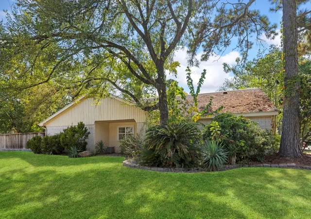 Photo 3 of Sale Pending at 3622 Hill Springs Dr, Houston, TX 77345 | MLS# 70045228 | Listing updated on 2026-09-17