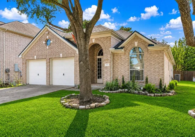 Photo 2 of Single family home for sale at 431 Cardinal Oaks, Kemah, TX 77565 | MLS# 8520573 | Listing updated on 2026-09-19