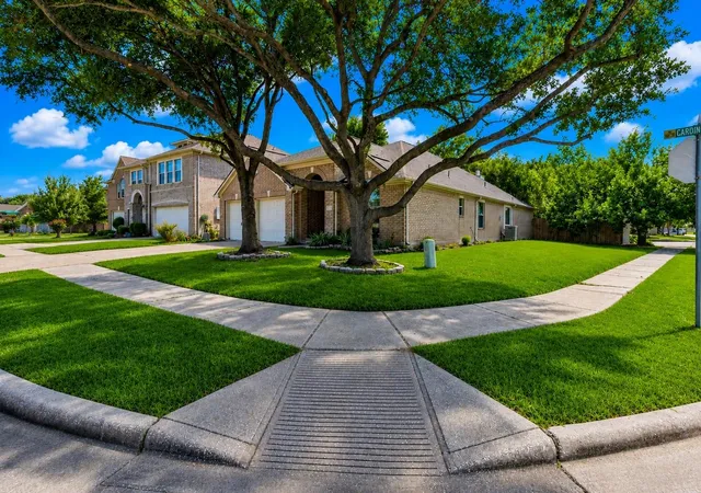 Photo 3 of Single family home for sale at 431 Cardinal Oaks, Kemah, TX 77565 | MLS# 8520573 | Listing updated on 2026-09-19