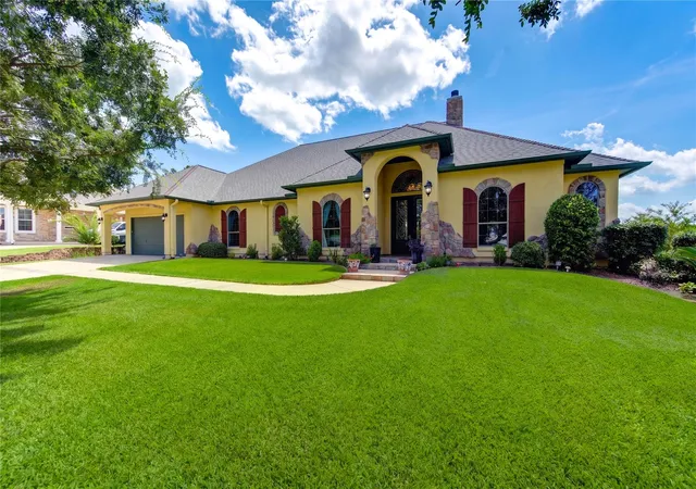 Photo 1 of Single family home for sale at 5920 White Oak Tr, Conroe, TX 77304 | MLS# 962848 | Listing updated on 2026-09-19