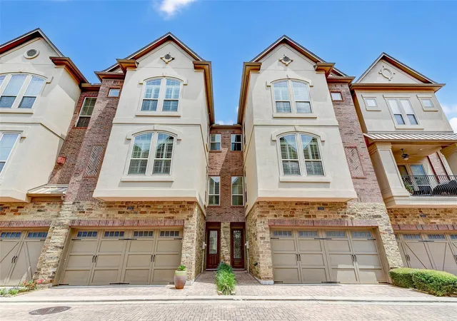 Townhouse for sale at 5306 Perrington Hts Ln, Houston, TX 77056 | MLS# 58756476