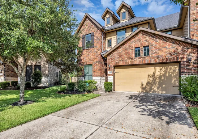 Photo 3 of Townhouse for sale at 17809 Arapaho Hl Ln, Humble, TX 77346 | MLS# 93800610 | Listing updated on 2026-09-19