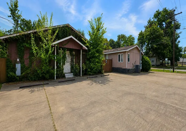 Photo 2 of Sale Pending at 312 Elizabeth St, Cleveland, TX 77327 | MLS# 76921154 | Listing updated on 2026-09-11