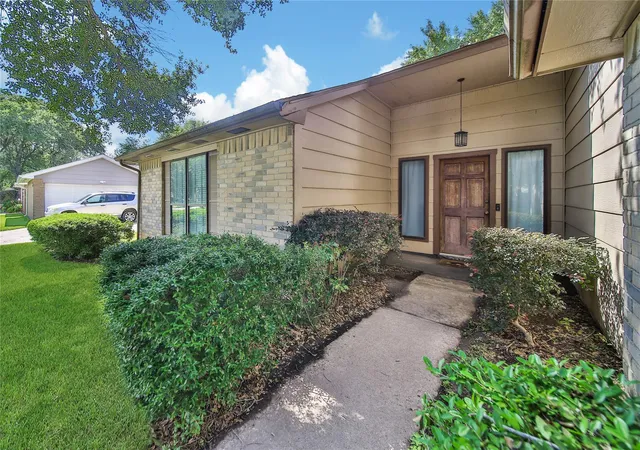 Homes for sale in League City, TX | 2820 Sugar Wood Dr, League City, TX 77573 | MLS# 22479758