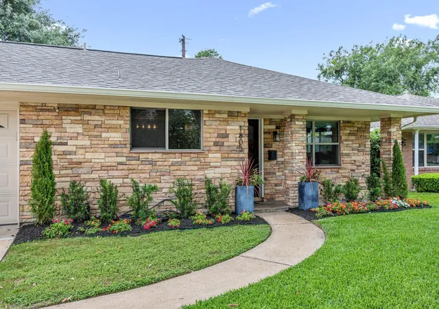 Photo 4 of Single family home for sale at 1803 Millwood Dr, Houston, TX 77008 | MLS# 19717432 | Listing updated on 2026-08-19
