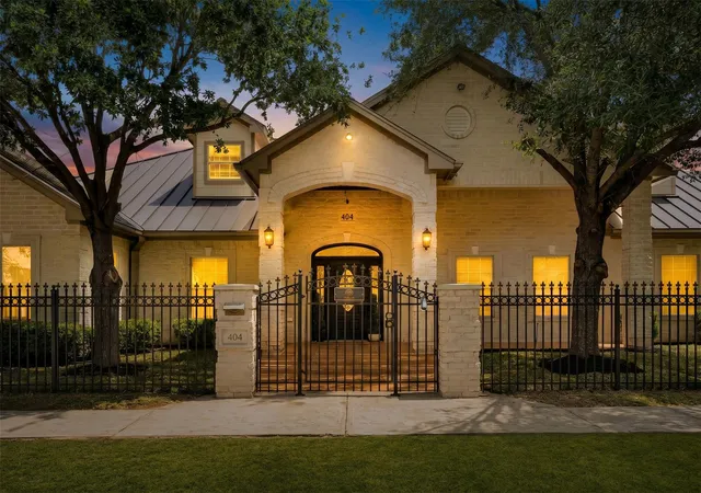 Photo 1 of Single family home for sale at 404 Moss St, Houston, TX 77009 | MLS# 64765529 | Listing updated on 2026-08-29