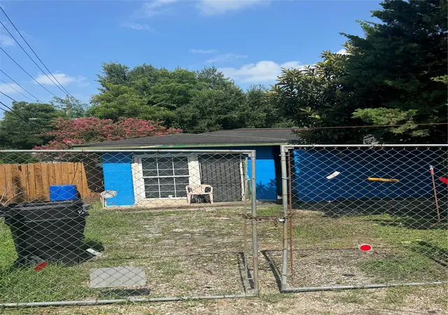 Photo 3 of Single family home for sale at 14001 Walksew St, Houston, TX 77047 | MLS# 18627053 | Listing updated on 2026-08-26