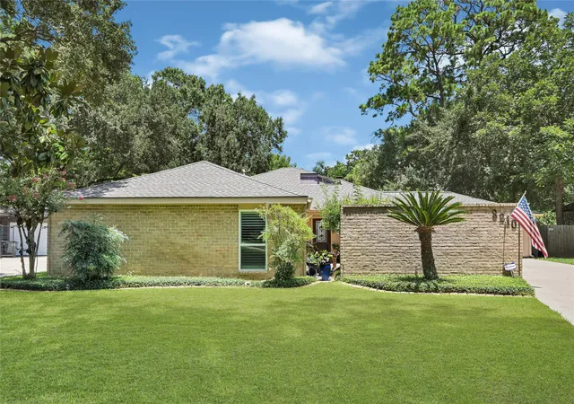 Photo 3 of Sale Pending at 8210 Letica Dr, Houston, TX 77040 | MLS# 90517625 | Listing updated on 2026-09-05