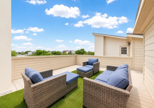 Photo 1 of Townhouse for sale at 2320 Emancipation Ave, Houston, TX 77004 | MLS# 10149527 | Listing updated on 2026-06-27