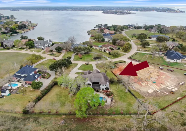 2nd image of 50 Lake Estates Dr, Montgomery, TX 77356 | MLS# 94437901