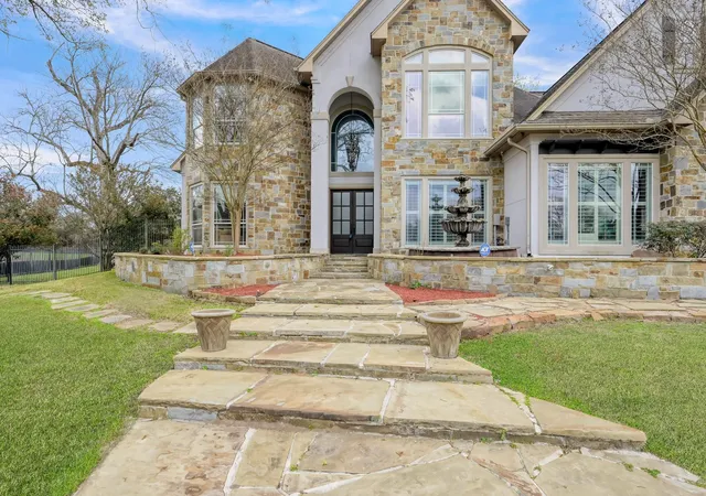 Photo 3 of Single family home for sale at 50 Lake Ests Dr, Montgomery, TX 77356 | MLS# 94437901 | Listing updated on 2026-09-11