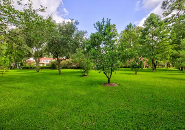 Photo 3 of Mansion for sale at 35 W Rivercrest Dr, Houston, TX 77042 | MLS# 13410839 | Listing updated on 2026-09-18
