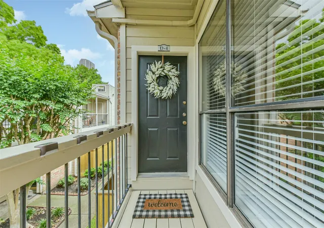 2nd image of 2001 Bering Dr #4D, Houston, TX 77057 | MLS# 2947879