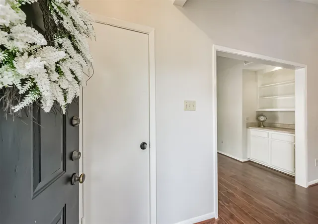 3rd image of 2001 Bering Dr #4D, Houston, TX 77057 | MLS# 2947879