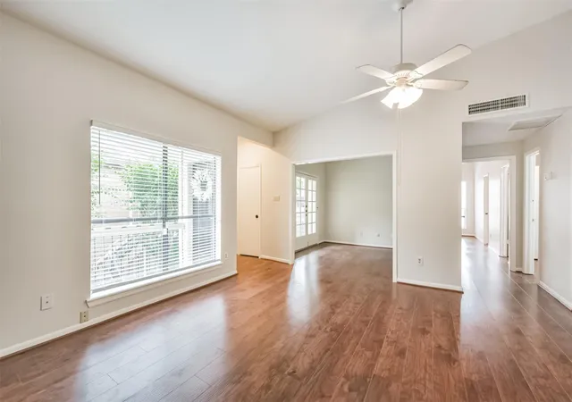 5th image of 2001 Bering Dr #4D, Houston, TX 77057 | MLS# 2947879