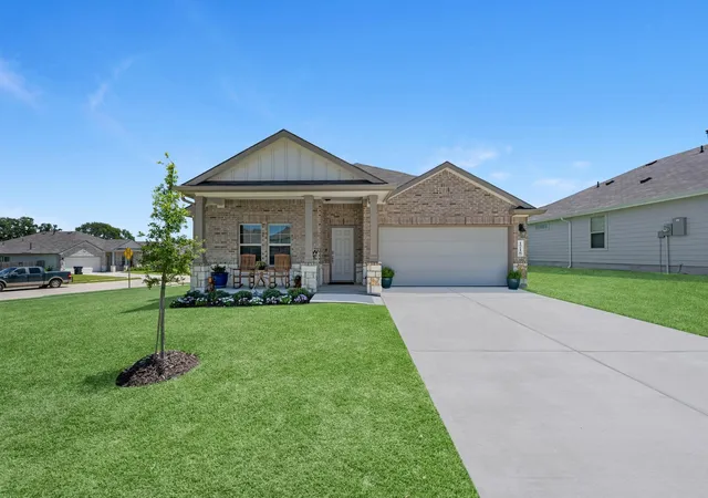 Homes for sale in Brenham, TX | 1718 Robinson Dr, Brenham, TX 77833 | MLS# 3874543