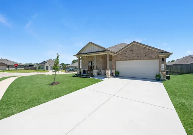 Homes for sale in Brenham, TX | 1718 Robinson Dr, Brenham, TX 77833 | MLS# 3874543