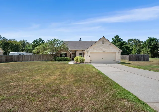 Photo 3 of Single family home for sale at 9103 Red Stag Ln, Conroe, TX 77303 | MLS# 16625541 | Listing updated on 2026-09-19