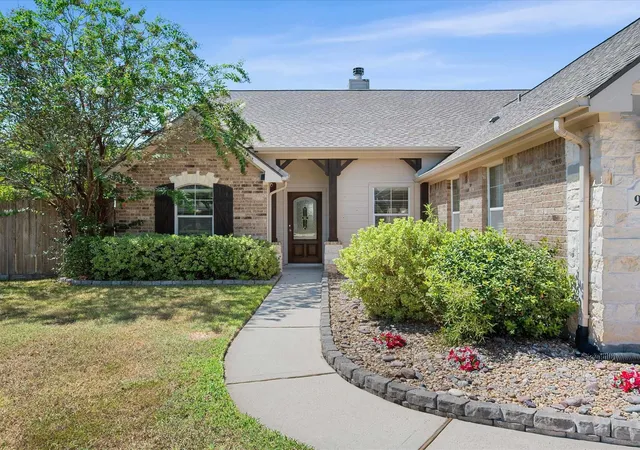 Photo 3 of Single family home for sale at 9103 Red Stag Ln, Conroe, TX 77303 | MLS# 16625541 | Listing updated on 2026-09-19